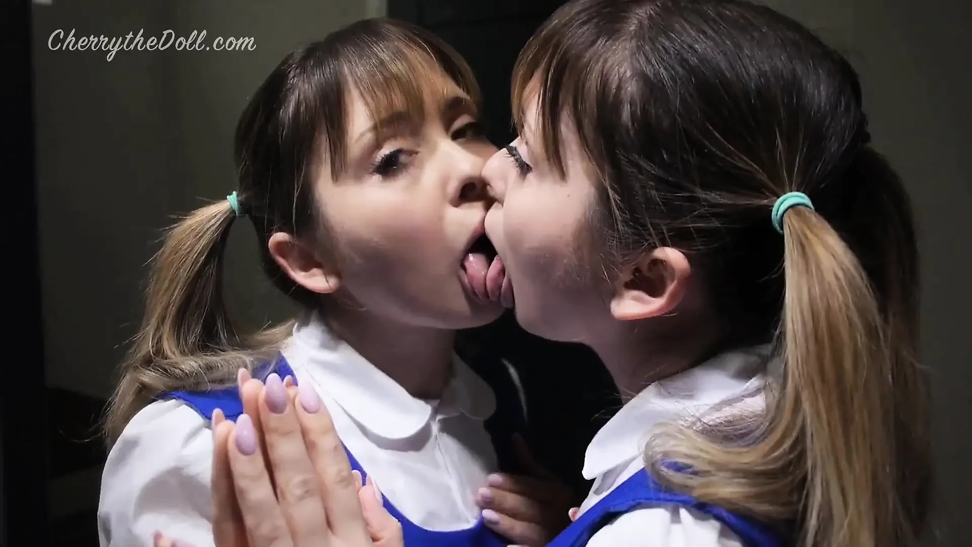 Yosh lesbiyanlarning 720 HD porno videosi