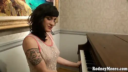 Hairy Girl with Perfect Bod 90s Facial