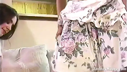 Vintage hairy girl threesome and cum sharing