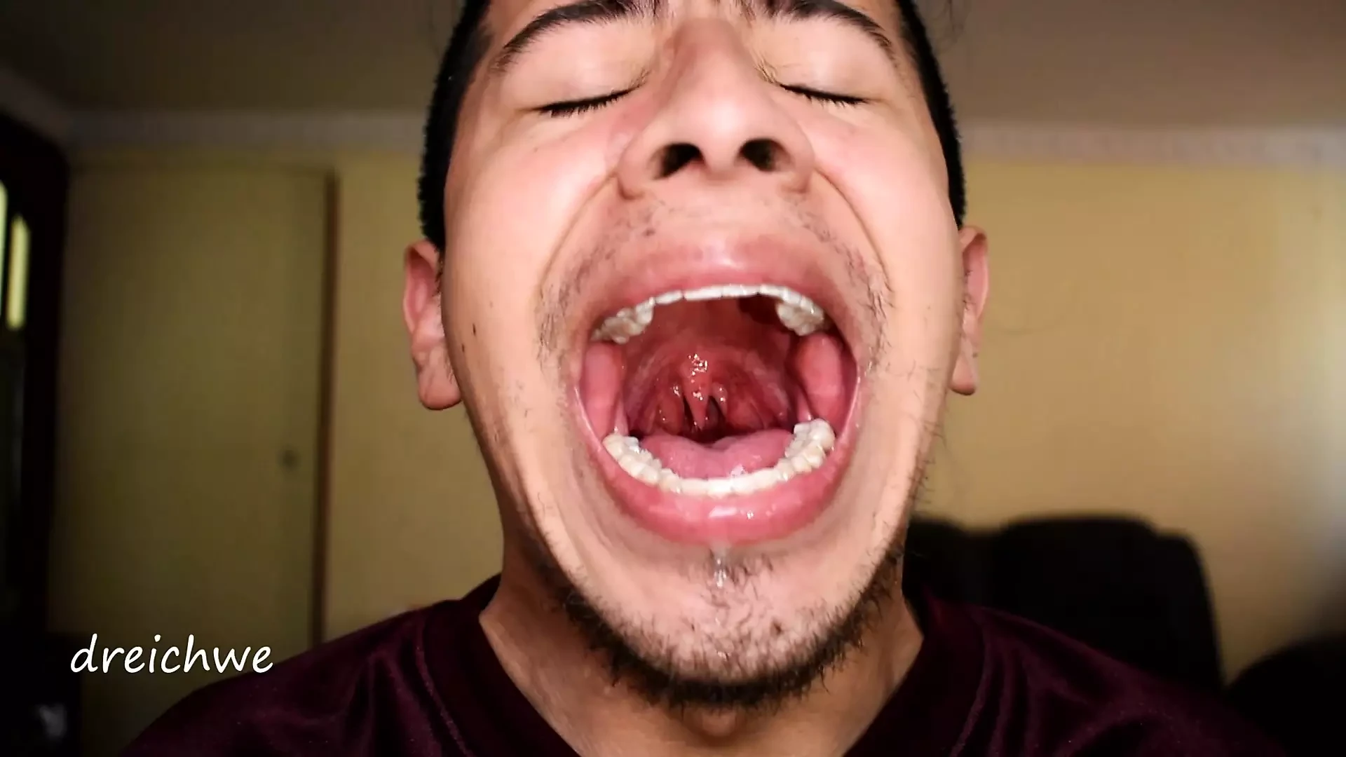 Língua e saliva fetiche