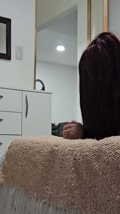joven argentina paga el hospedaje con sexo | Clip 1