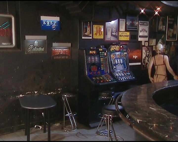 Festa se transforma em festa anal quente com deslumbrantes putas alemãs