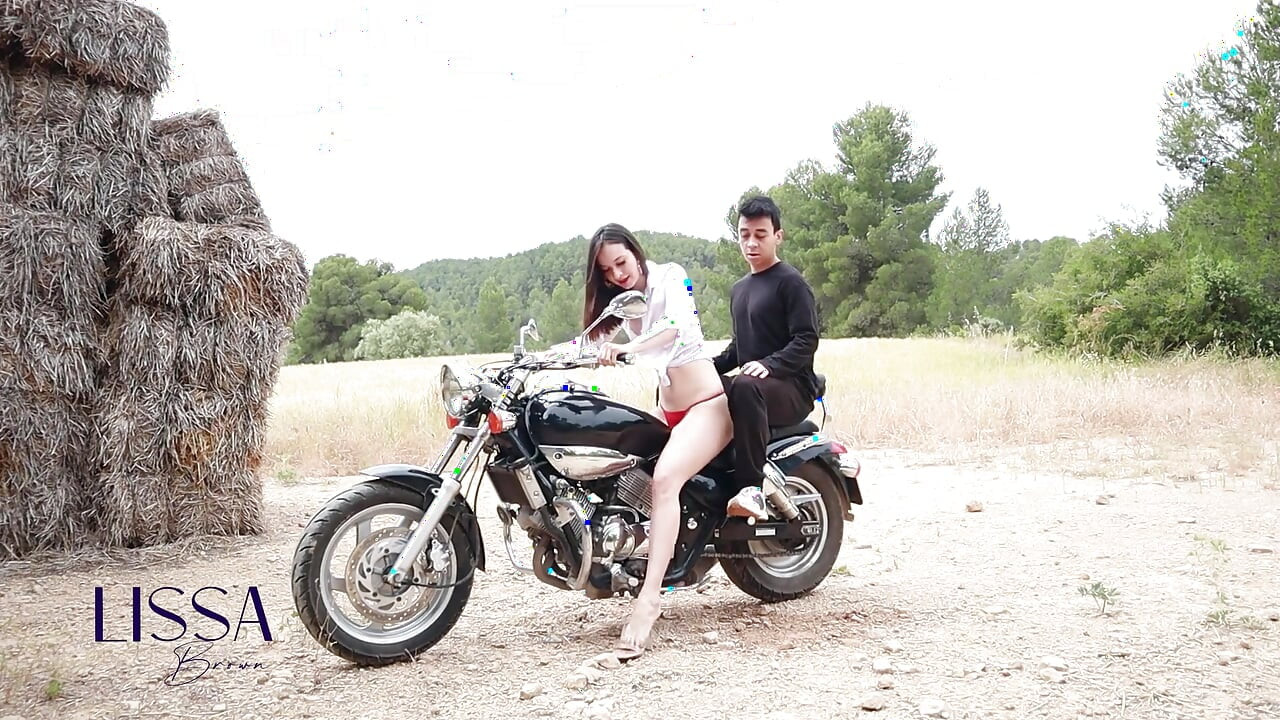 Motorrad-sex mit Vibrationen und Twerk