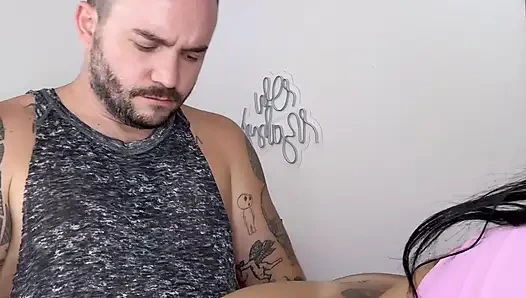 Perfect fitness girlfriend gives me pussy in gym clothes