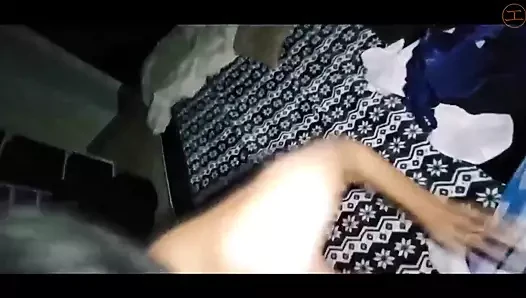 Big-boobs Asian finger splash