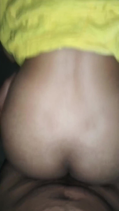 Aaj meri nightie sarka ke uppar ke chuda mujhe 도기 스타일로 내 큰 엉덩이에 손으로 형부를 따먹은 다음 큰 보지를 크게 따먹어. | 클립 2