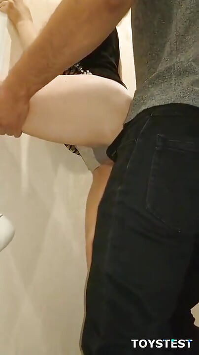 在大学教职员室快速操小屁股