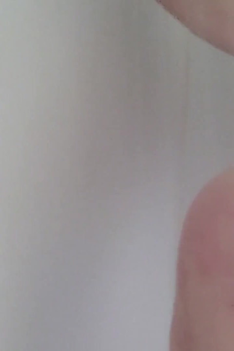 Digitación y nalgadas en la ducha