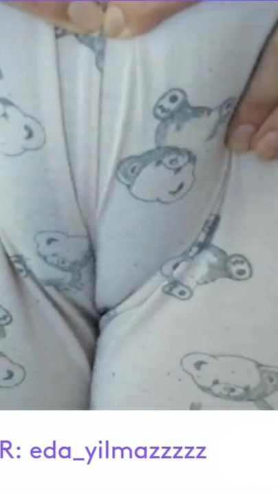 CAMELTOE- SWOLLEN PUSSY- RUBBING PUSSY WITH PAJAMA | Clip 1