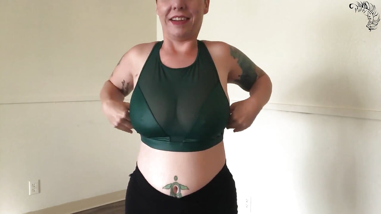 sports bra men mere stan uchhal rahe hain