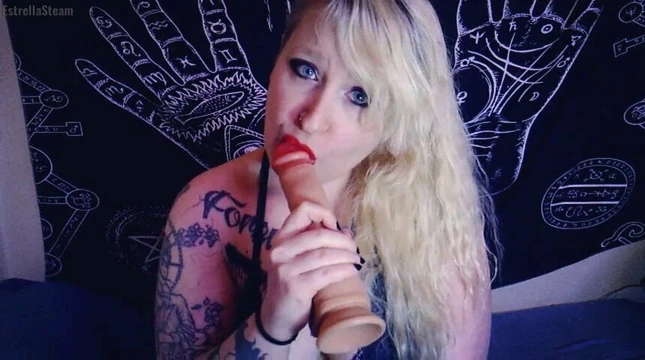 Sucking dildo