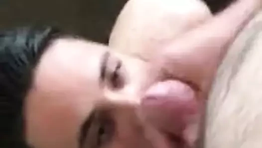 Buddy babasından yüzündeki yükü alır