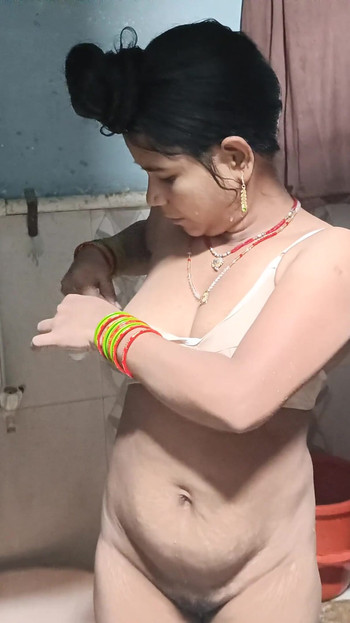 Captivating moment from "Full sexy nanggi bathi hai bhabhi"