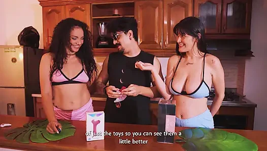 Bu 2 Georgeous'un biraz yardımla boşalması (badpeach oyuncakları incelemesi)