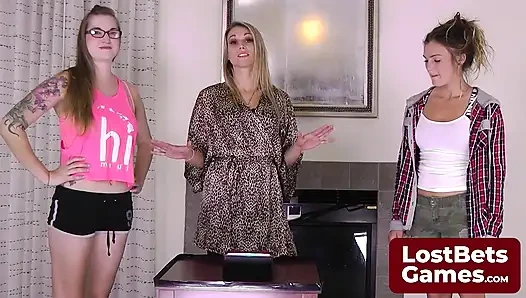 Striptiz dondurma oyunu hissedilebilir bir gerginlikle dolu