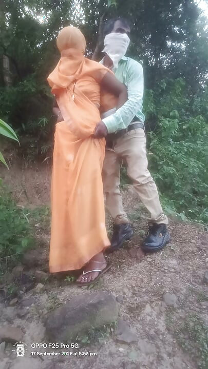 Sunita Rani ki chodae jangal me