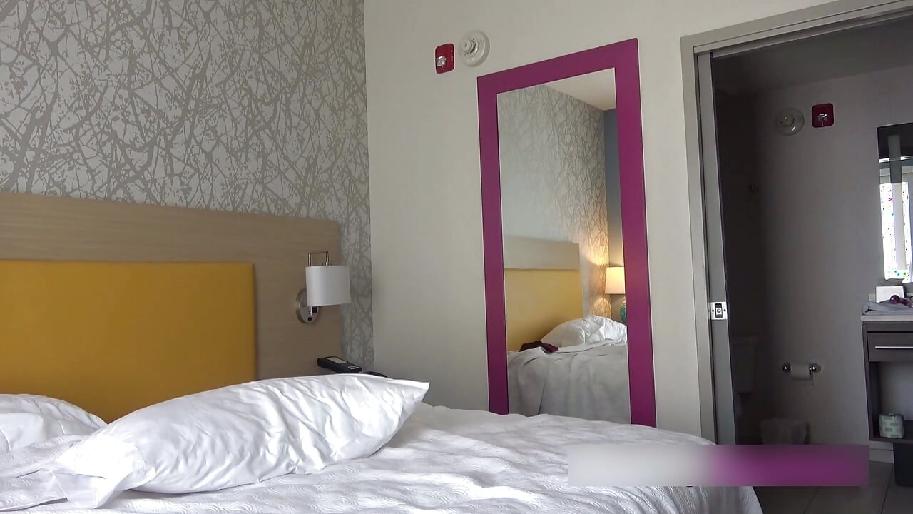 Sally वीर्य निकालना बंद नहीं कर सकती