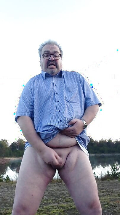 Wanking at the lake