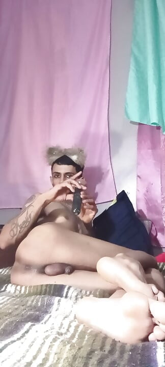 לבד בבית
