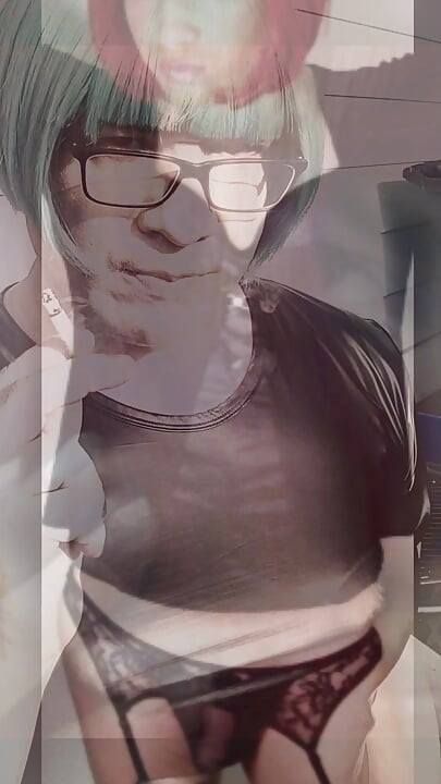 セクシーシシースラット・キャンディの喫煙と乱雑な吸い込み