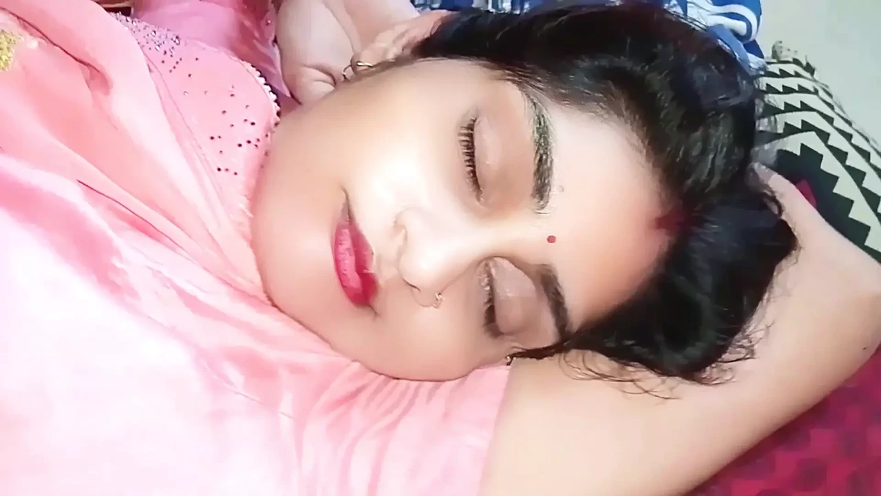 Newly married couples make sex relation in midnight, desi bhabhi sex video in hindi voice