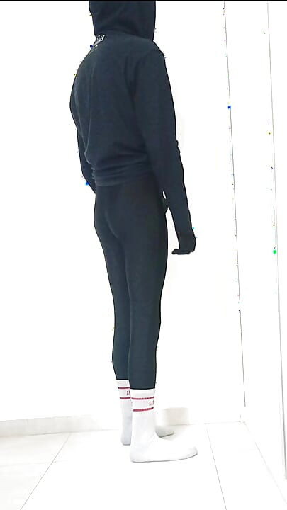 I'm have fun in black zentai suit
