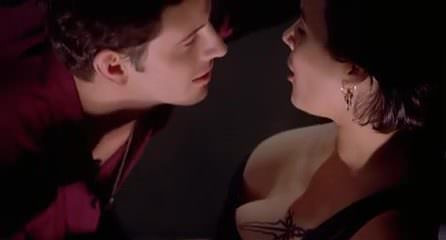 Jennifer Tilly in Embrace of the Vampire