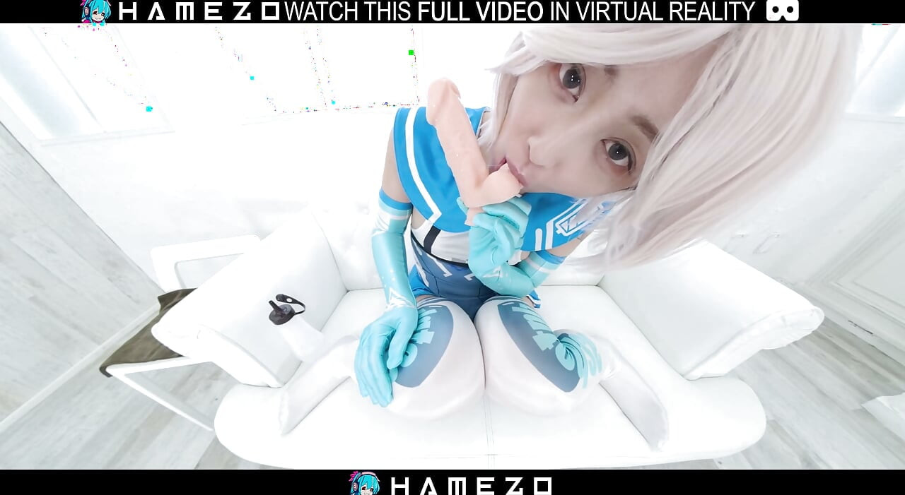Stunning Japanese babe Sora Suda is moaning while cumming,in VR.