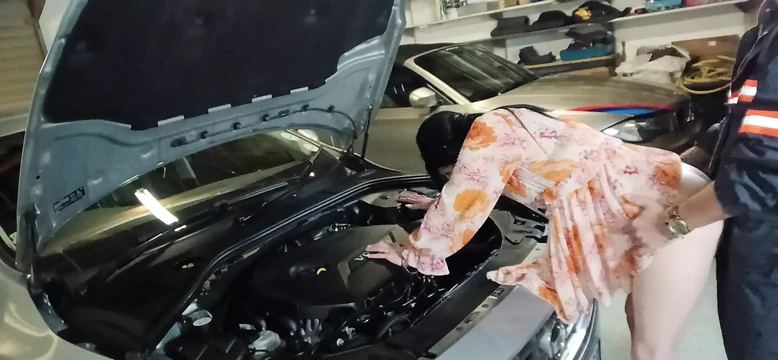 High heel hot petite wife likes to fuck men while i am at work