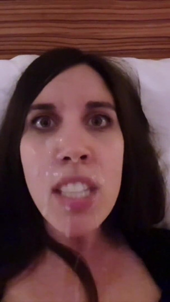 Kötelező pillanat a "Group Creampie to be a mostohaanya" című filmből