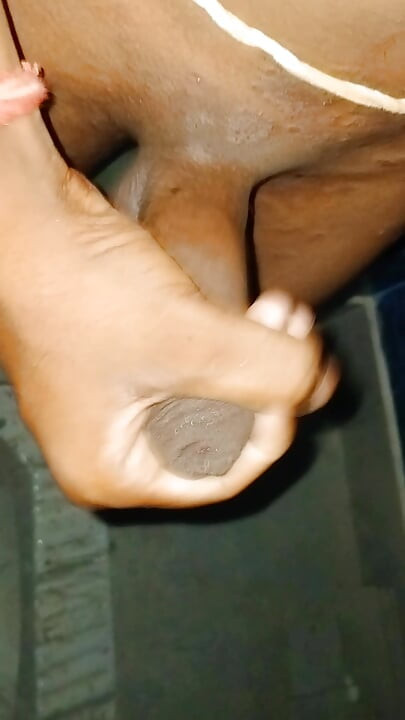 インドのデシボーイのマスターベーション動画