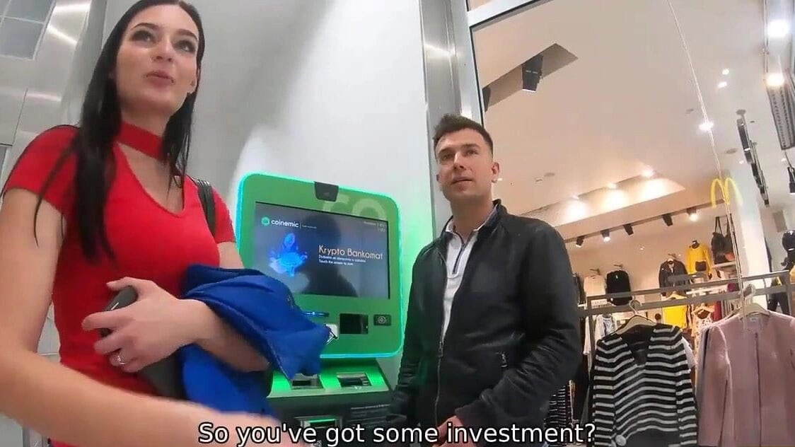 HUNT4K. Man watches how his beauty gets penetrated by stranger