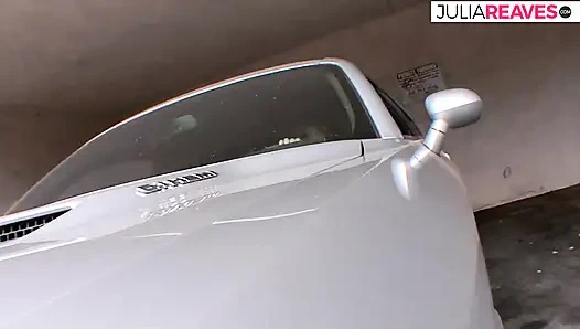 Er ist ein kämpfer und trainiert, bevor er seinen nachbarn fickt