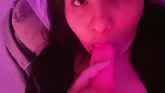 Burada benimle olmak ister misin?