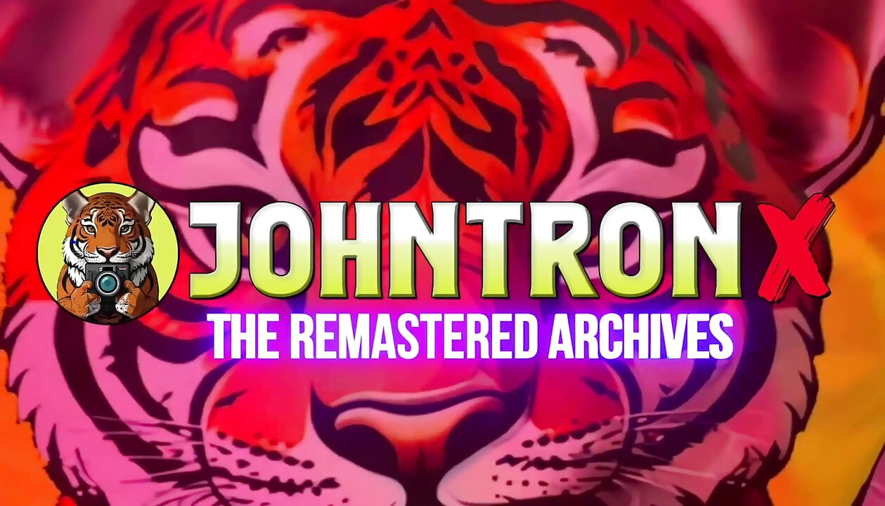 Johntronx - нічний трах і кремпай з сексуальною блондинкою