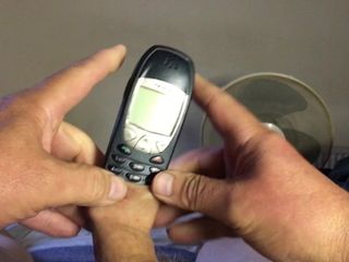 サタデー・フォアスキン-携帯電話