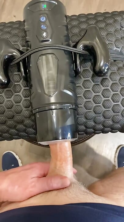 Big Stroker Toy me faz gozar quatro vezes! Demo em primeiro plano