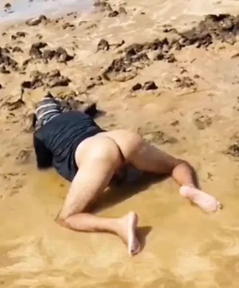 Ladysilva let's do hot anal im on the beach