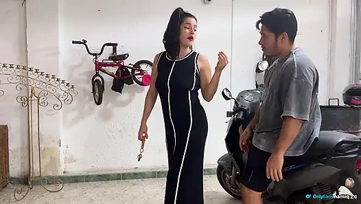 I go to pick her up on the bike to fuck her in front of everyone!