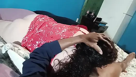 Lynn si cewek nakal pantat bahenol lagi asik nyepong kontol