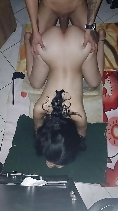 18+ casero real latina culona en cuatro como perra
