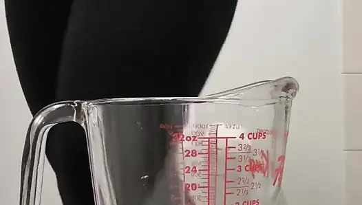 Bütün gün çişimi tuttuğumun söylendiğı gibi çiş için çaresizce yapıyorum