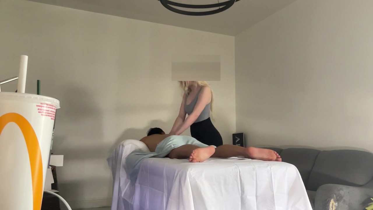 合法的芬兰 RMT 屈服于亚洲怪物鸡巴第二次约会