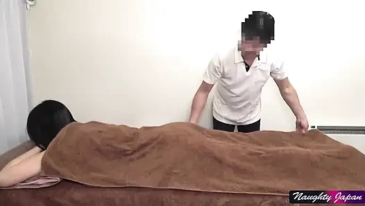 Top rückkehrende große büro-schönheit mit atemberaubender figur fällt ein, sehnt sich wieder nach tiefer entspannung 1
