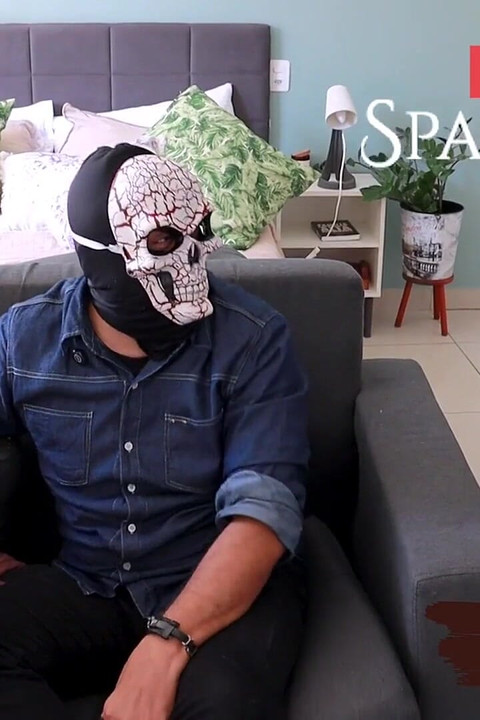 Η γυναίκα γαμήθηκε από Σπαρτιάτη μπροστά στον κερατά