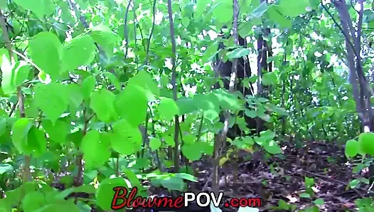 Cewek amatir ngocok kontol di luar ruangan untuk pertama kali