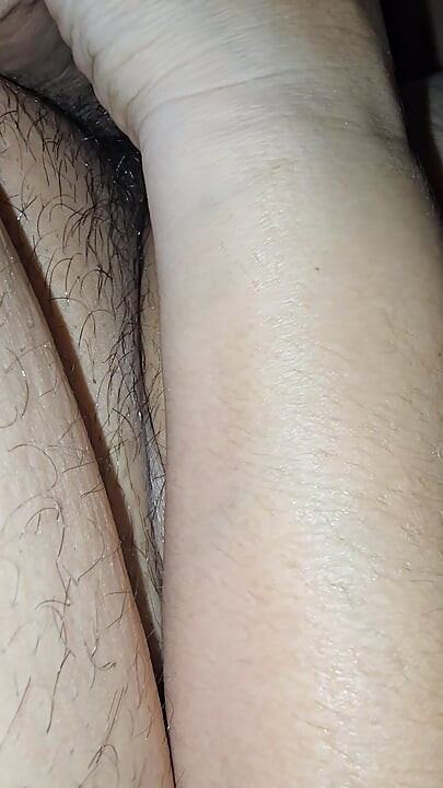 Árabe madrastra agarra india hijastro con grandes bolas