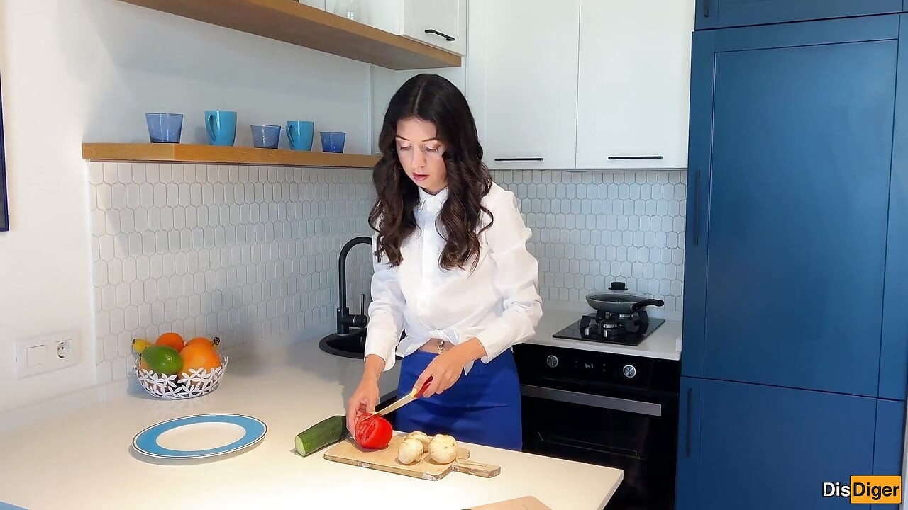 Un vecino dice que quiere aprender a cocinar, pero resulta que me quiere en anal