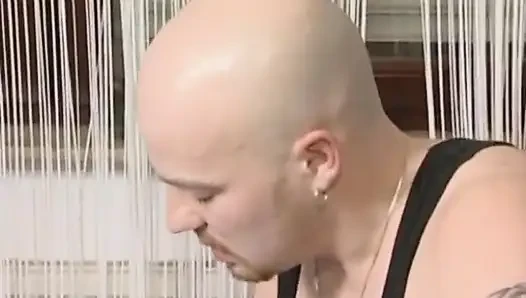 Ayo fisting tante girang itu