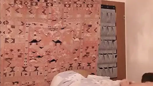 Büyükannenin Iyi Bir Sevişmeye Ihtiyacı Var!